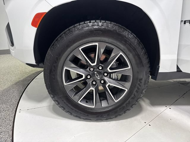 Used 2021 Chevrolet Tahoe Z71 w/ Luxury Package AWD/4WD image 11