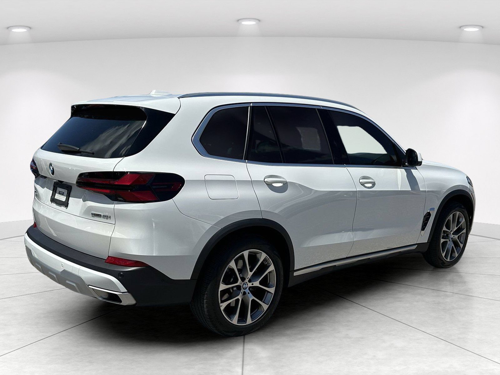 Certified 2024 BMW X5 sDrive40i w/ Premium Package RWD image 4