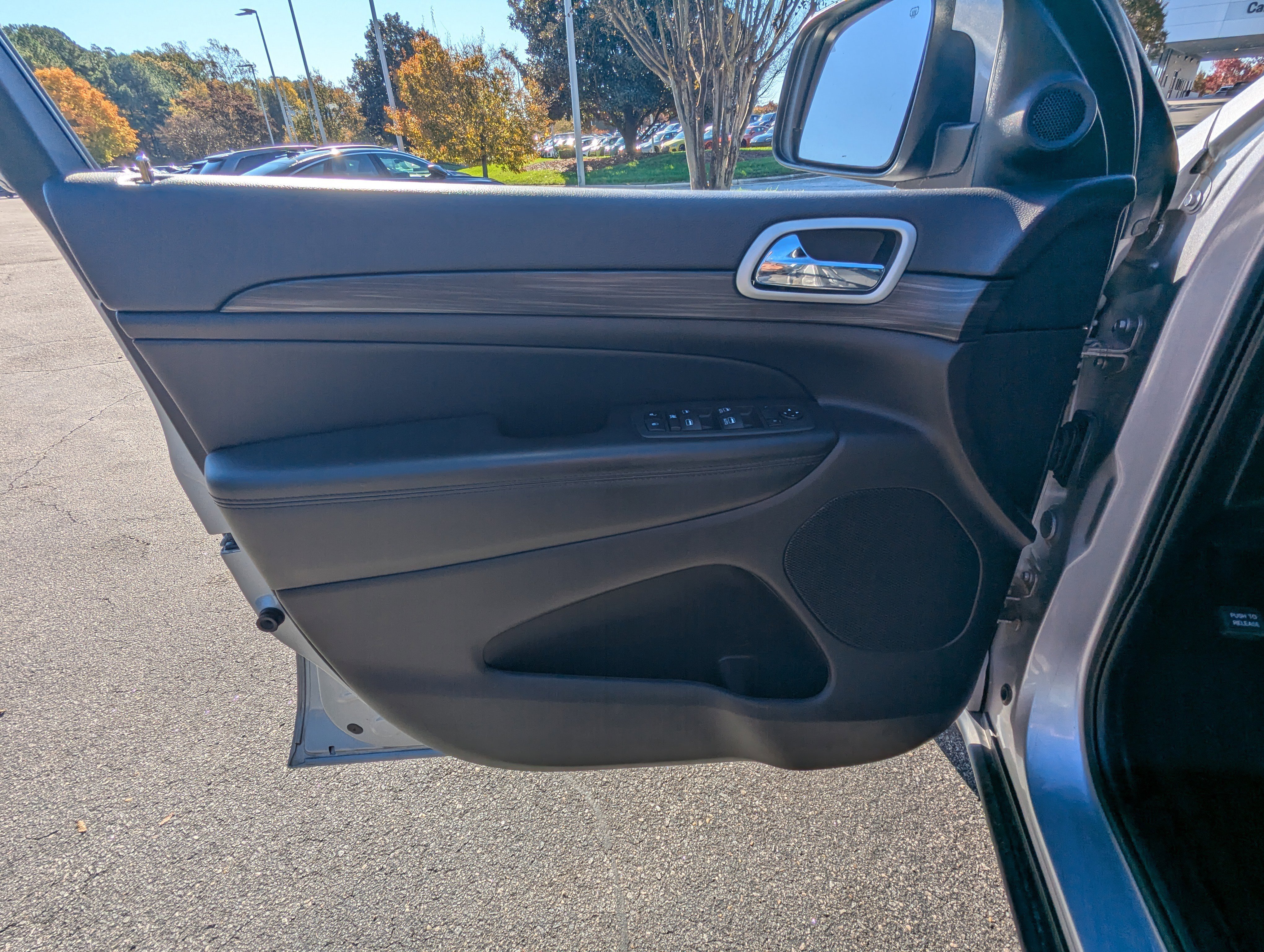 Used 2021 Jeep Grand Cherokee Laredo X image 16