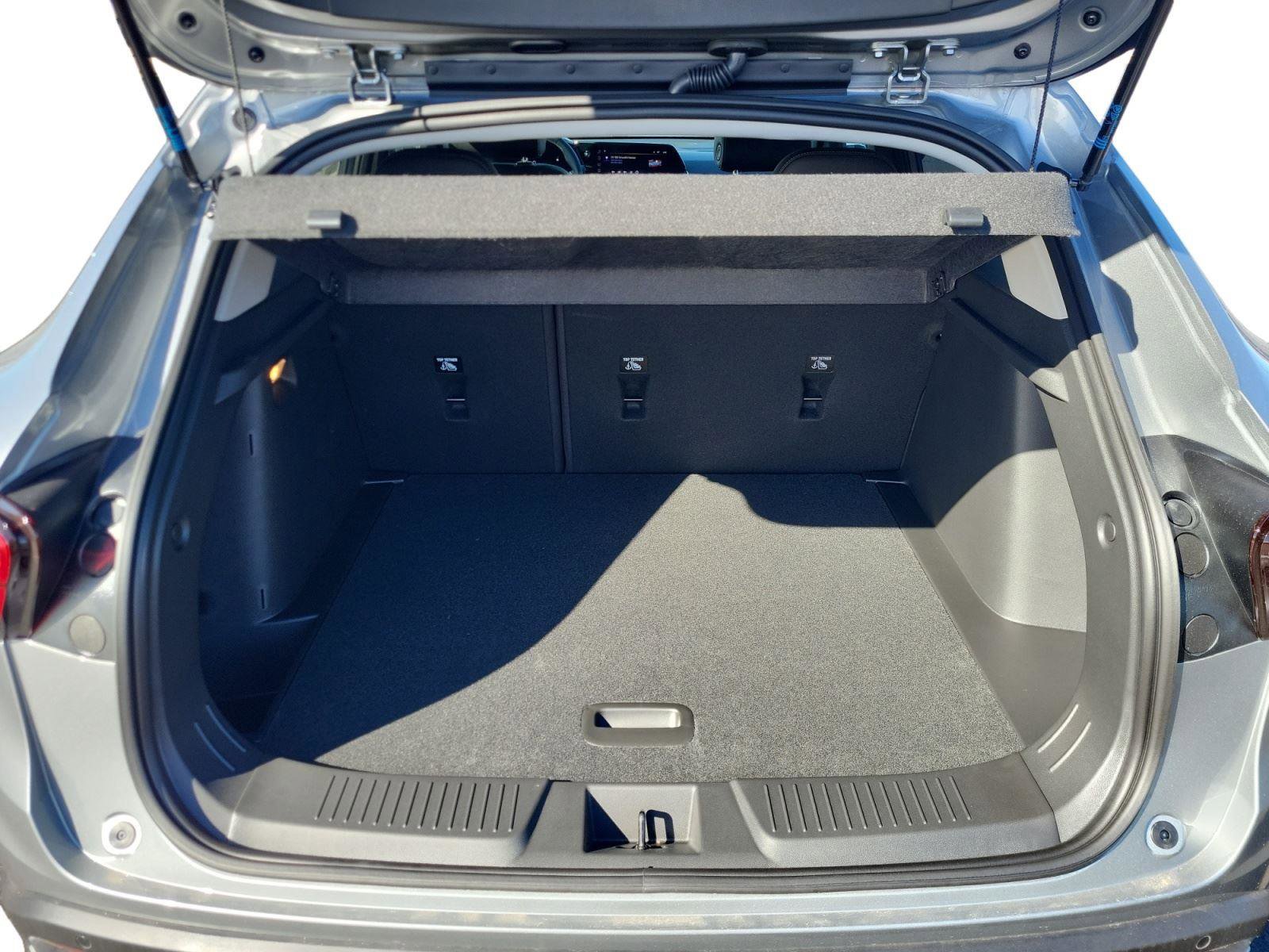 New 2026 Chevrolet Trax LT w/ Sunroof Package FWD image 23