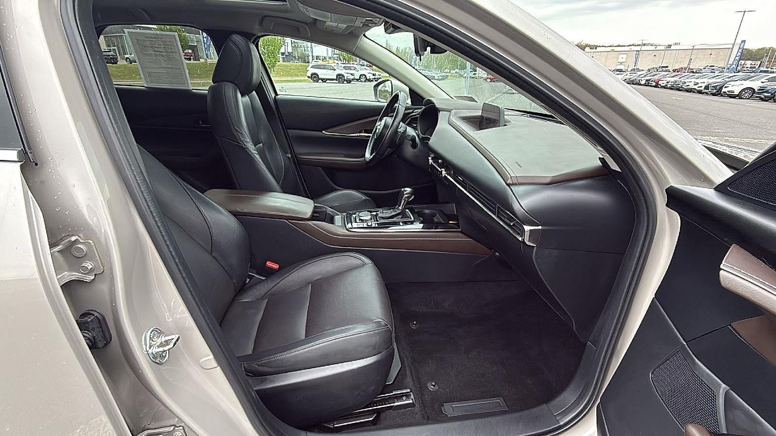 Used 2023 MAZDA CX-30 AWD 2.5 S w/ Premium Package image 16