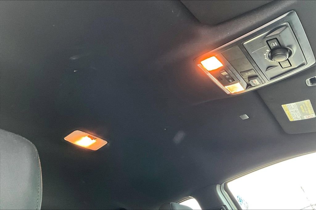 Used 2021 Toyota Tacoma TRD Off-Road w/ Technology Package image 15