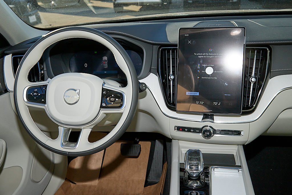 New 2026 Volvo XC60 T8 Ultra w/ Protection Package Premier image 23