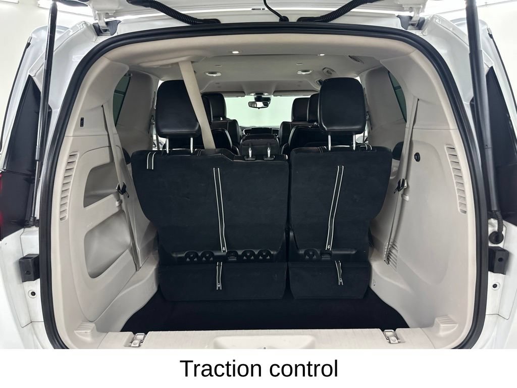 Used 2023 Chrysler Pacifica Touring-L FWD image 28