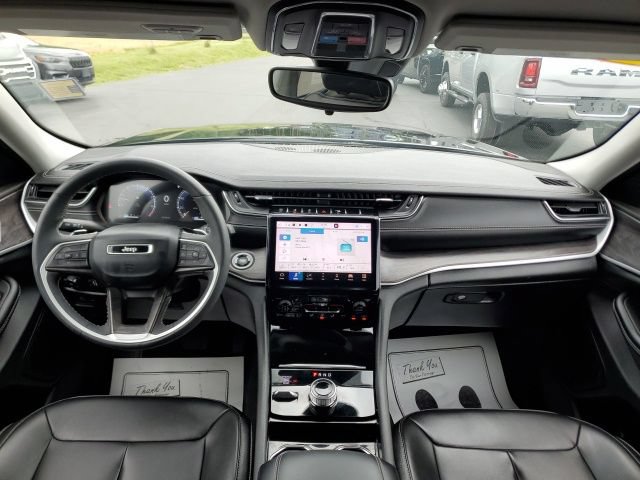 Used 2023 Jeep Grand Cherokee Limited AWD/4WD image 16