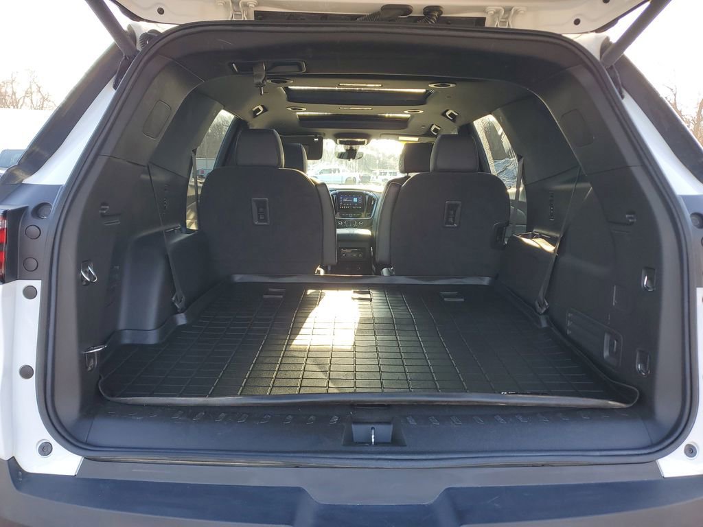 Used 2023 Chevrolet Traverse RS image 8