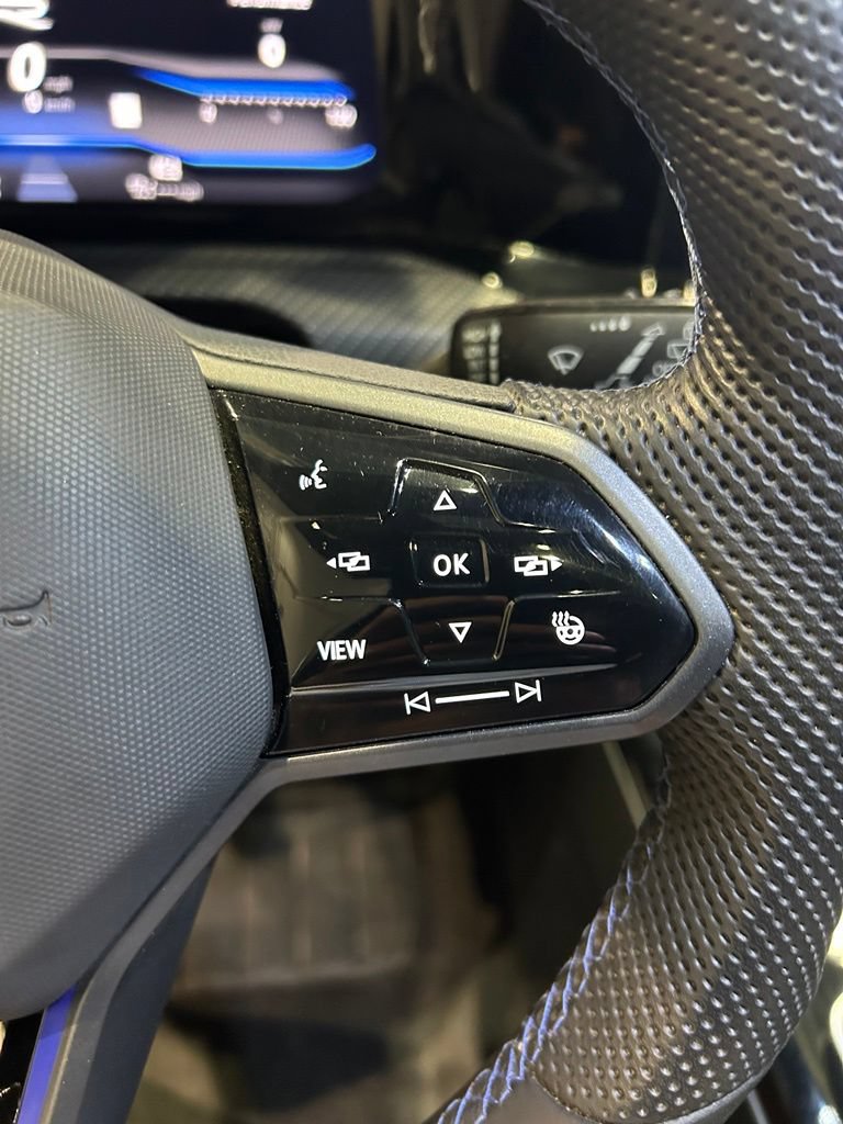 Used 2024 Volkswagen Golf R AWD/4WD image 15