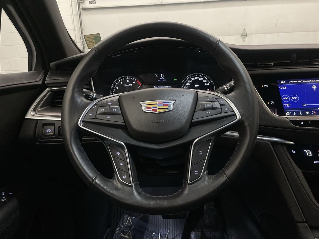 Used 2024 Cadillac XT5 Luxury w/ LPO, Floor Liner Package AWD/4WD image 4