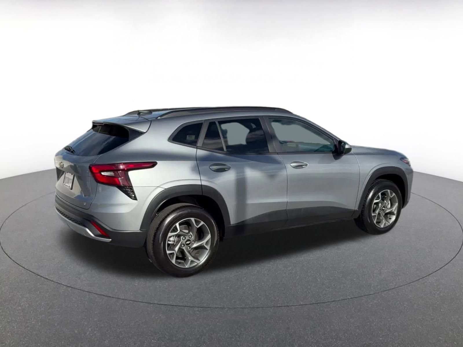 Used 2025 Chevrolet Trax LT image 15