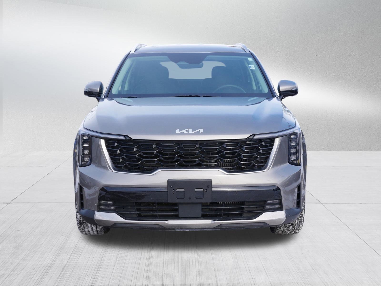 Certified 2025 Kia Sorento EX image 2