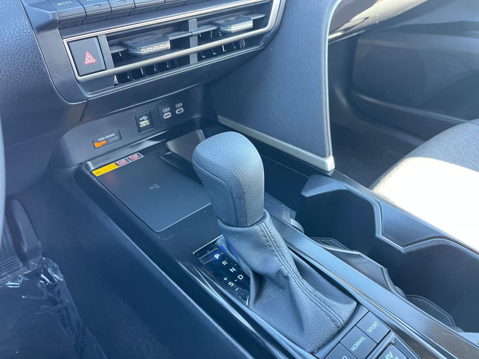 Used 2025 Toyota Camry LE image 47