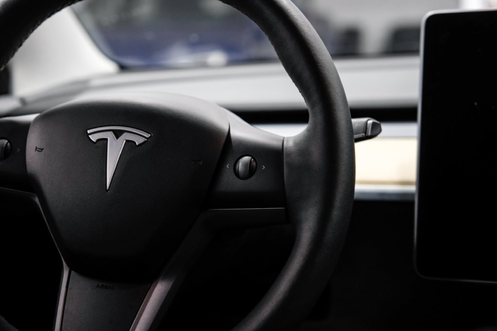 Used 2021 Tesla Model 3 Standard Range Plus RWD image 19