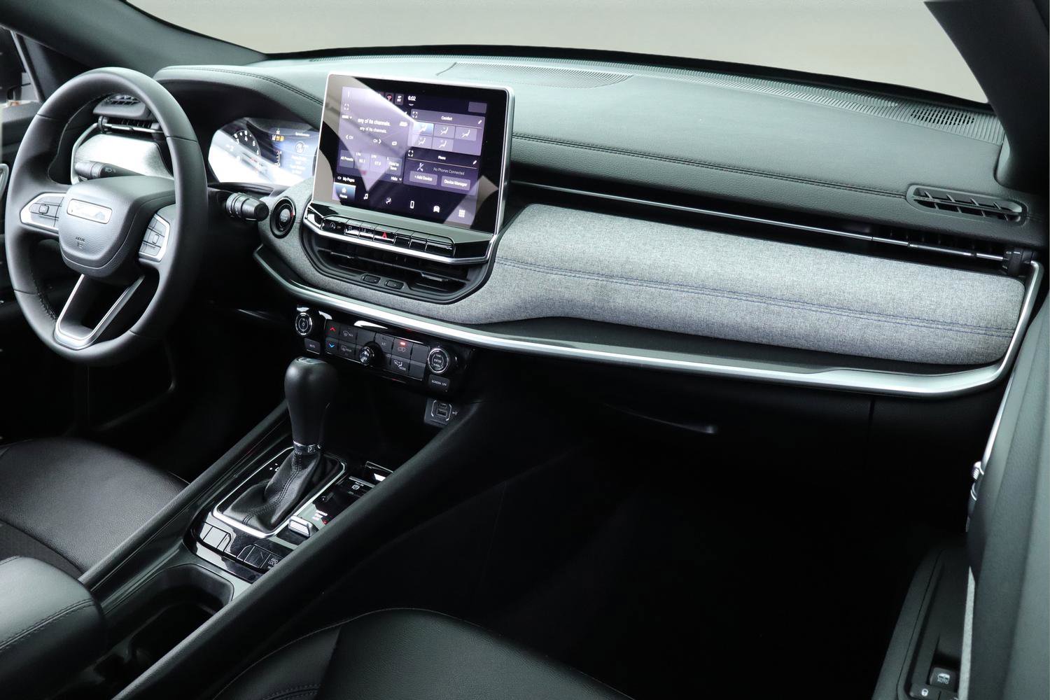 Used 2024 Jeep Compass Latitude image 15