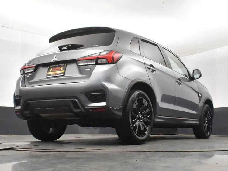 Used 2025 Mitsubishi Outlander Sport LE AWD/4WD image 13
