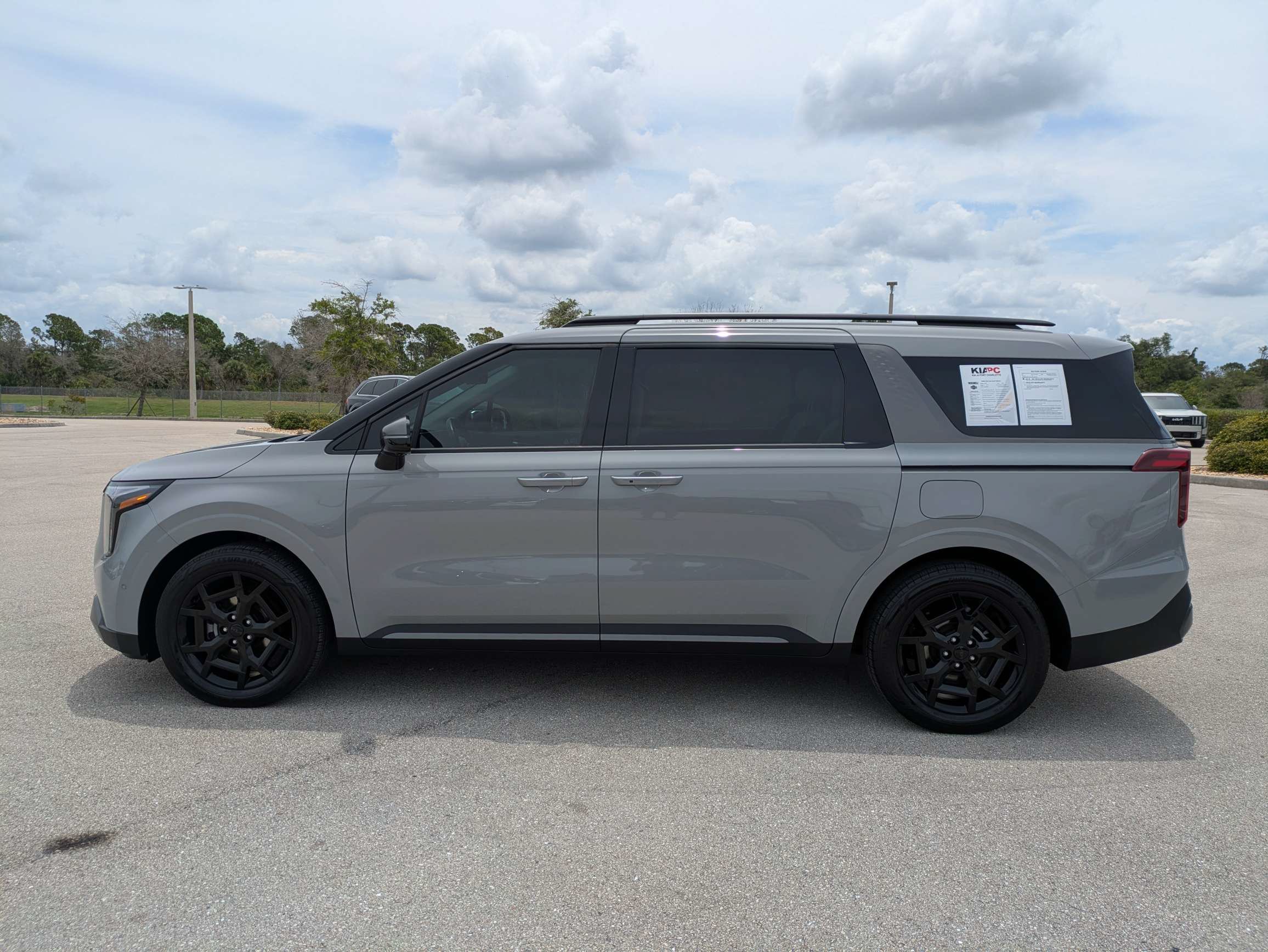 Certified 2026 Kia Carnival SX Prestige FWD image 8