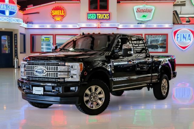 Used 2019 Ford F250 Platinum w/ Platinum Ultimate Package AWD/4WD image 2