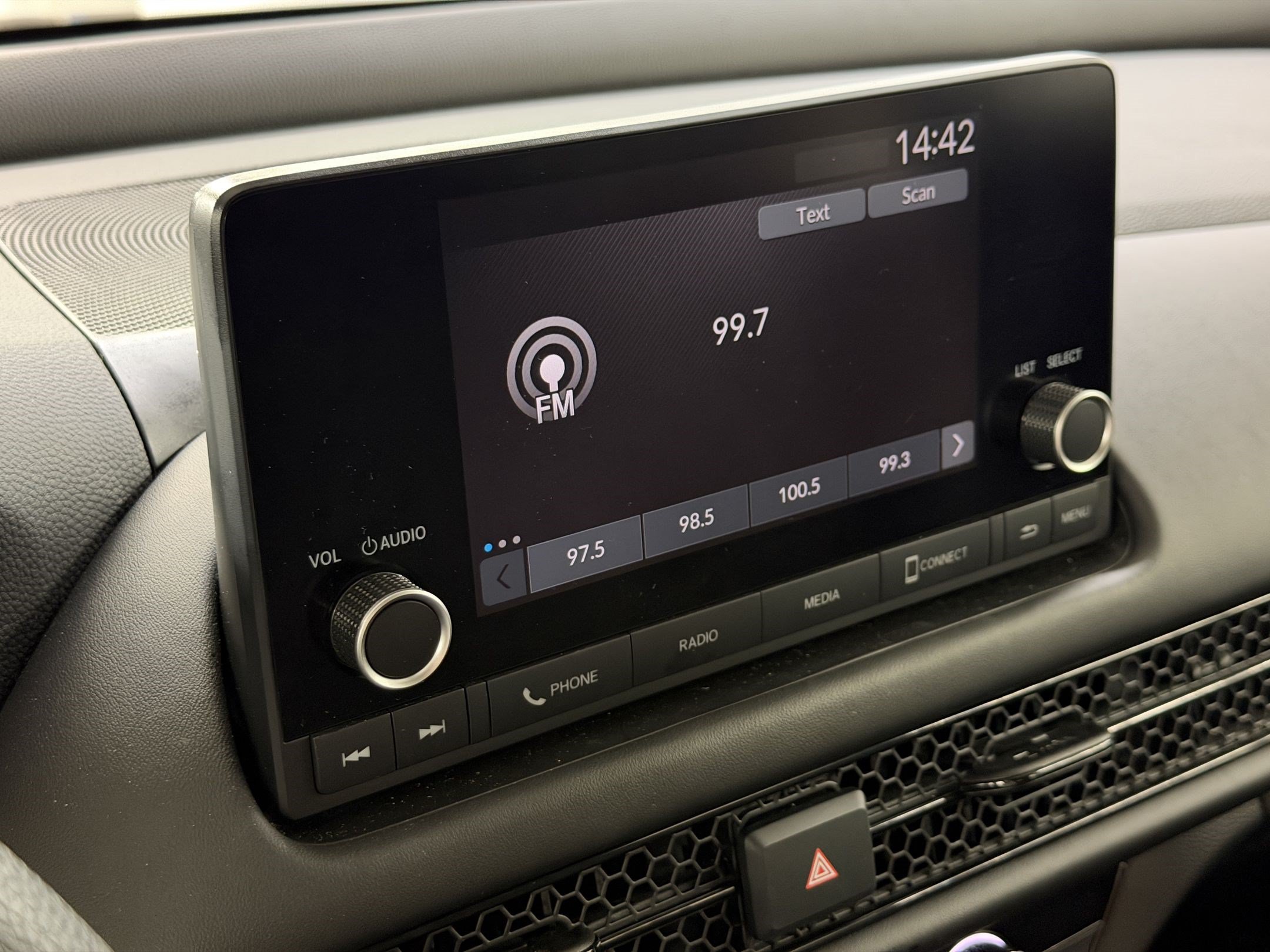 Certified 2024 Honda HR-V LX image 19