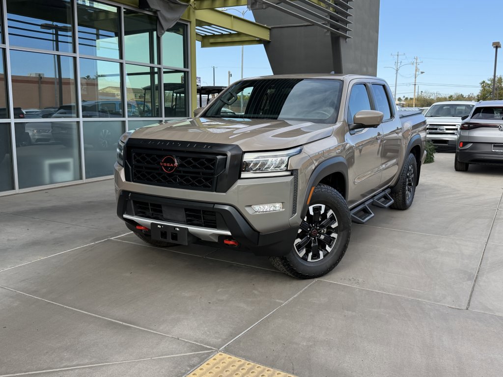 Used 2023 Nissan Frontier Pro-X w/ Pro Convenience Package image 2