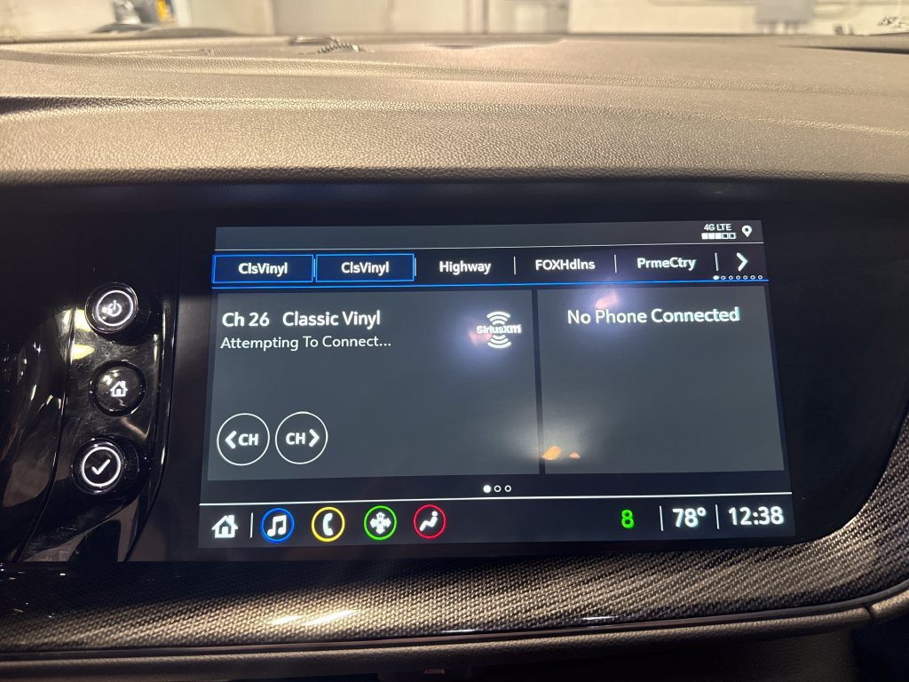 Used 2023 Buick Envision Essence w/ Sport Touring Package FWD image 11