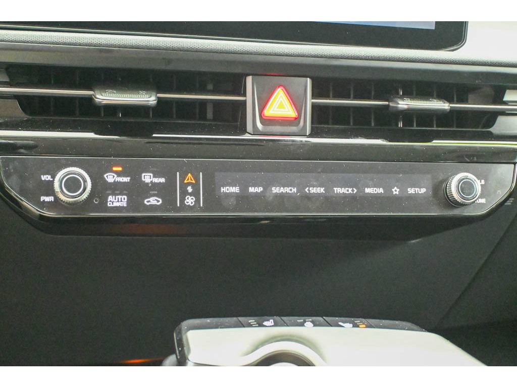 Certified 2025 Kia EV6 Light w/ Light LR Technology Package AWD/4WD image 31