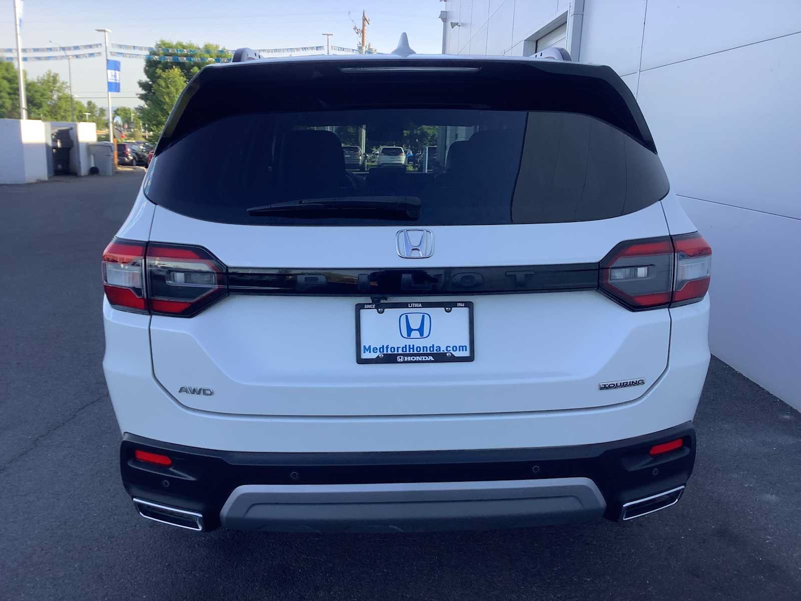 Used 2024 Honda Pilot Touring image 5