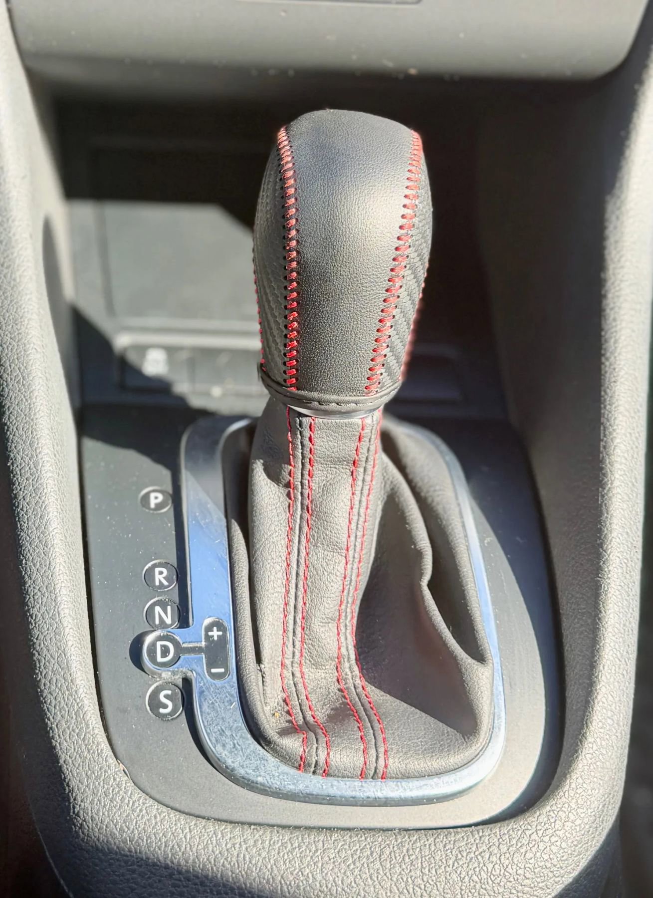 Used 2011 Volkswagen Golf 4-Door image 15