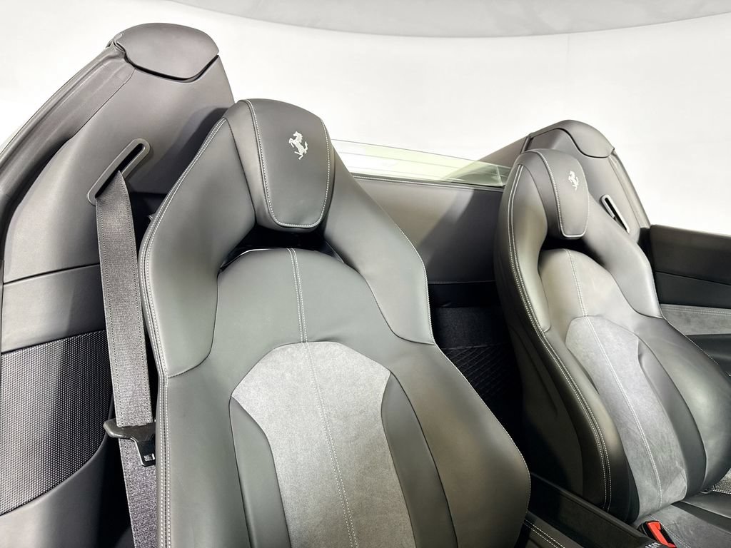 Certified 2023 Ferrari F8 Tributo RWD image 4