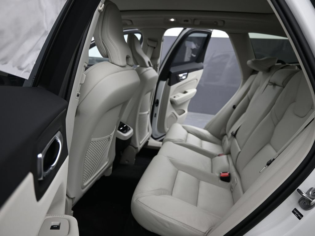 New 2026 Volvo XC60 B5 Ultra w/ Protection Package Premier AWD/4WD image 21