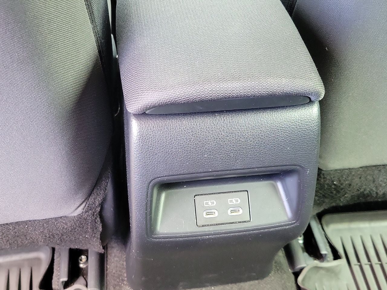 Used 2025 Toyota Corolla LE FWD image 12