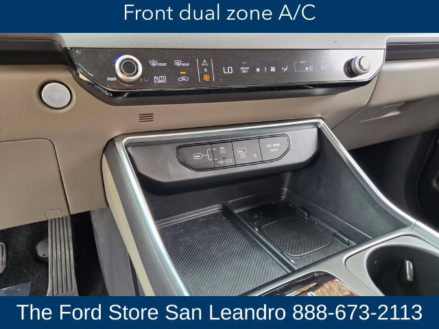 Used 2025 Kia Carnival EX FWD image 23