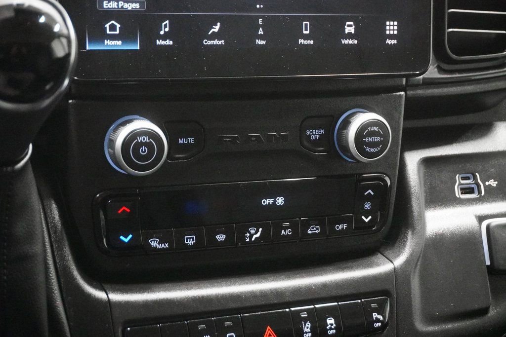 Used 2024 RAM ProMaster 3500 w/ Premium Convenience Group image 29