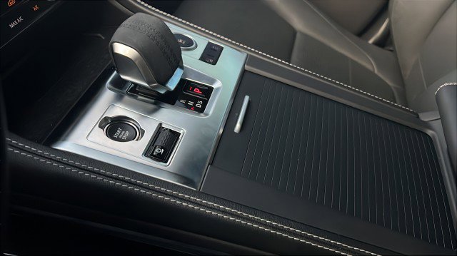 Used 2025 Jaguar F-PACE R-Dynamic S image 13