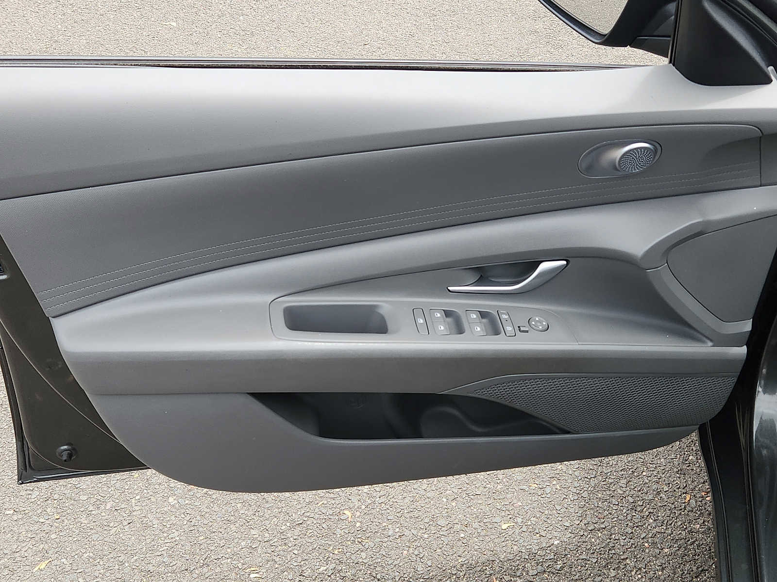 Used 2024 Hyundai Elantra SEL FWD image 12