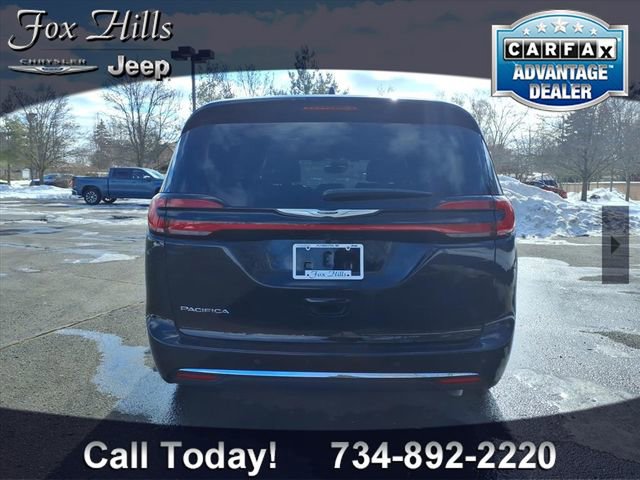 Used 2026 Chrysler Pacifica Select image 7