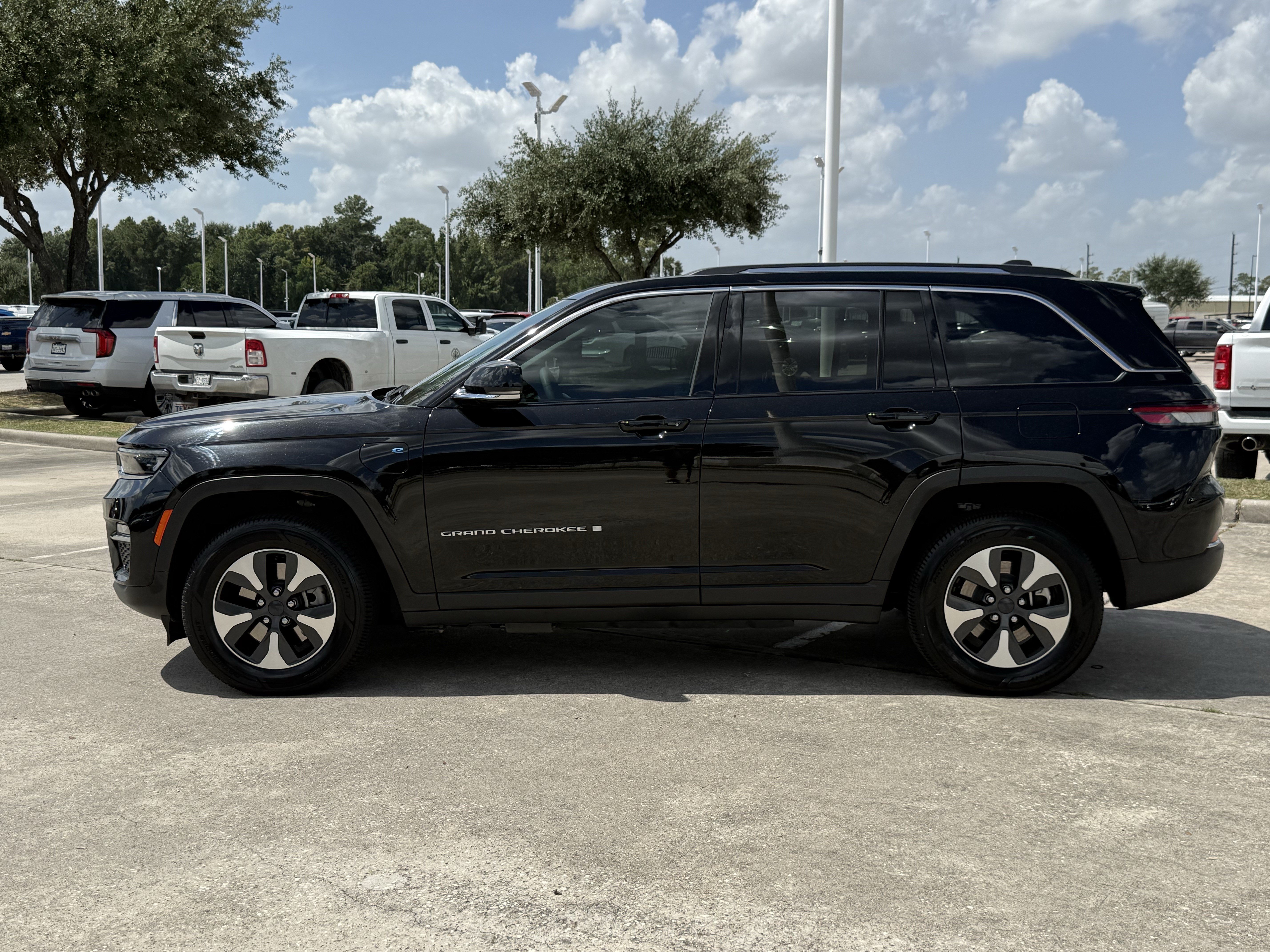Used 2022 Jeep Grand Cherokee Limited 4xe AWD/4WD image 8