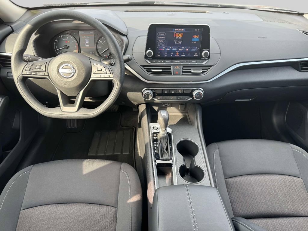 Used 2025 Nissan Altima 2.5 S FWD image 12