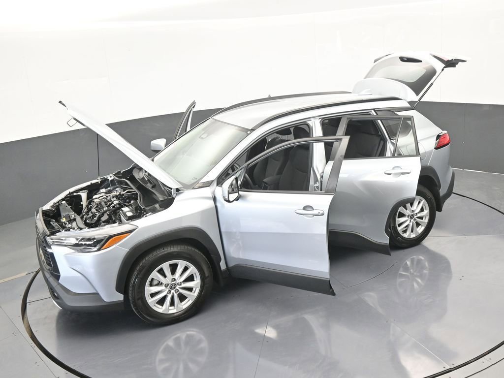 Used 2023 Toyota Corolla Cross LE image 59