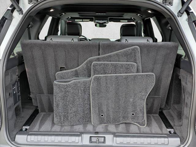 Certified 2025 Land Rover Discovery Dynamic SE AWD/4WD image 6