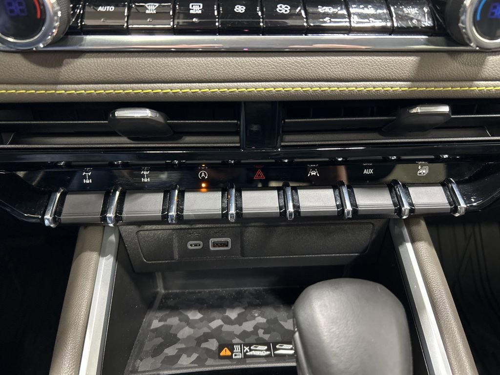 Used 2024 Chevrolet Colorado ZR2 w/ ZR2 Convenience Package III image 22