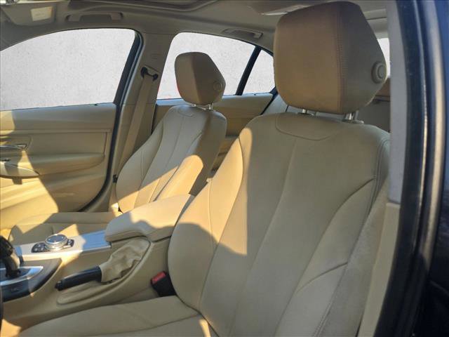 Used 2016 BMW 320i xDrive Sedan image 11