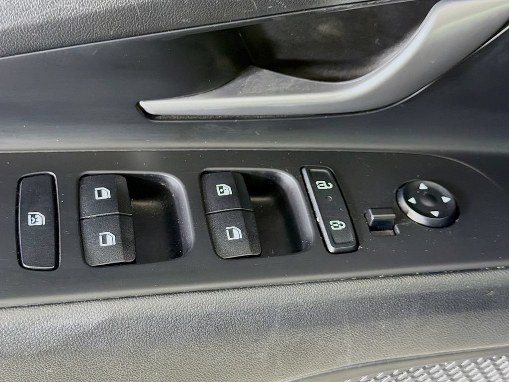Used 2024 Hyundai Elantra SEL FWD image 19