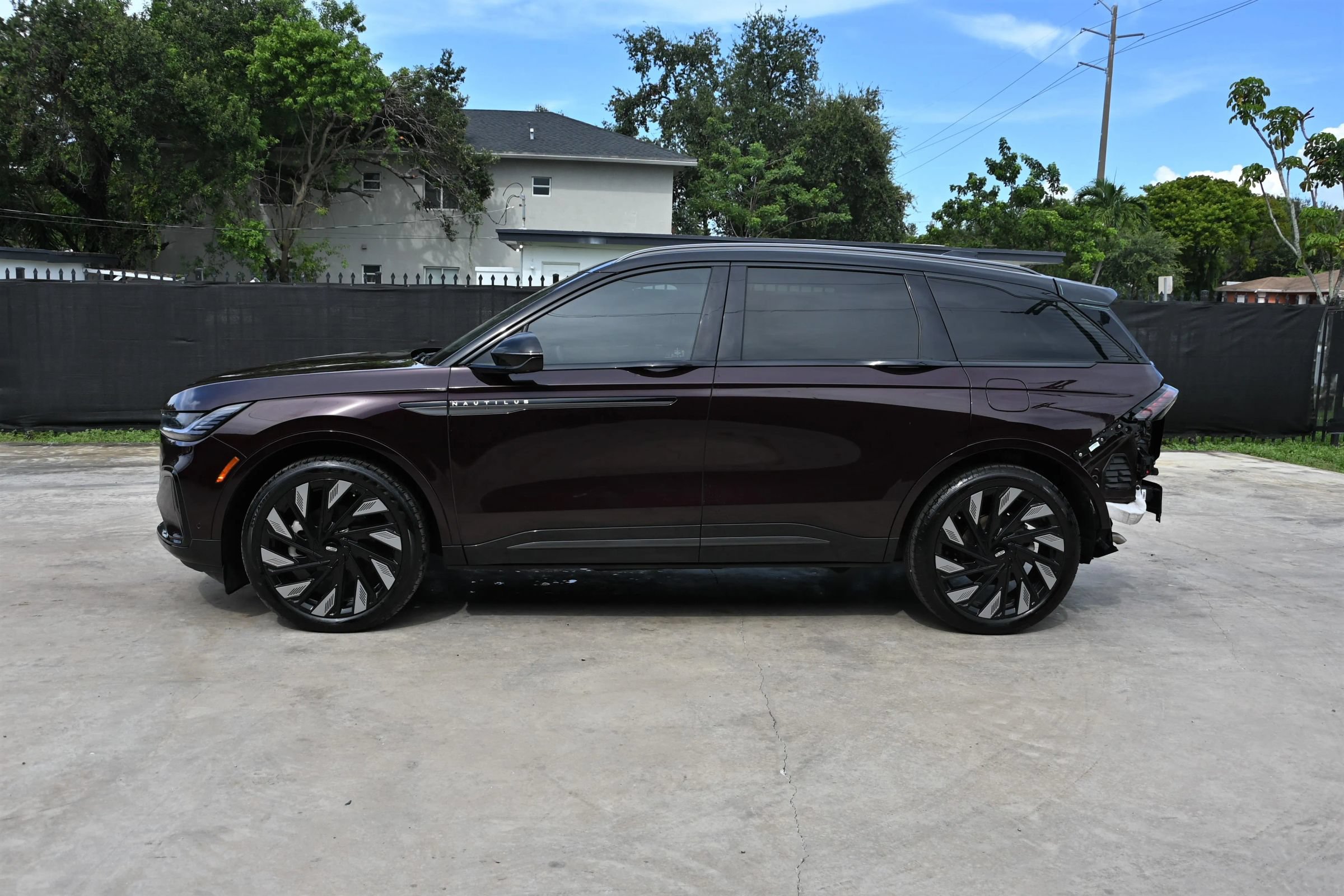 Used 2024 Lincoln Nautilus Reserve w/ Equipment Group 202A AWD/4WD image 6