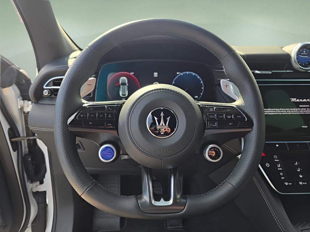 New 2025 Maserati Grecale Modena image 30