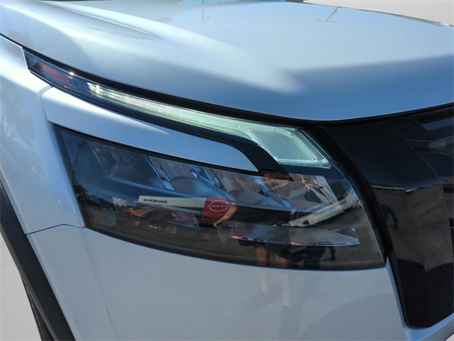 New 2025 Nissan Pathfinder Platinum w/ Lighting Package (N92) image 17