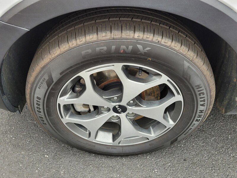 Used 2022 Kia Telluride EX image 16