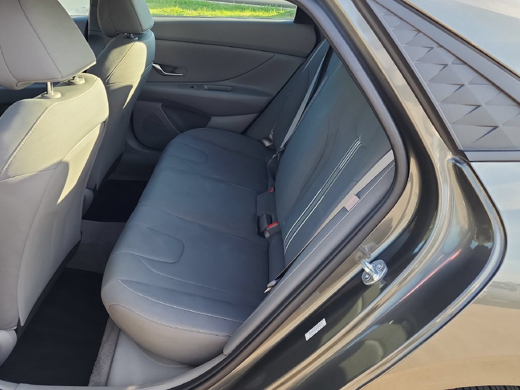 Used 2024 Hyundai Elantra SEL FWD image 22