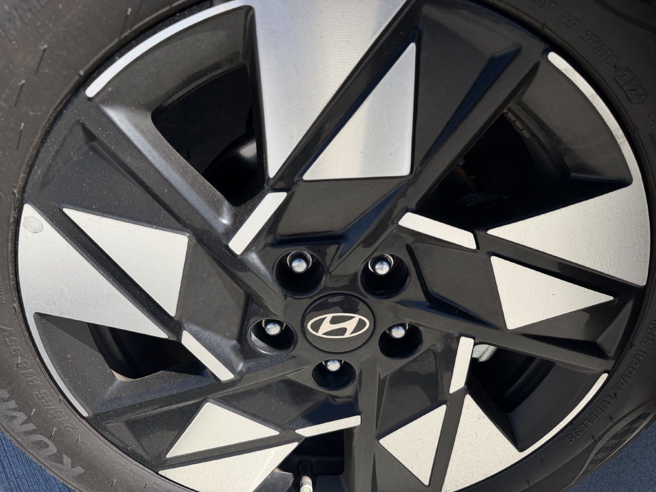 Used 2025 Hyundai Kona SEL FWD image 9