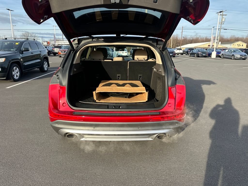 Used 2022 Lincoln Corsair Reserve w/ Equipment Group 201A image 11