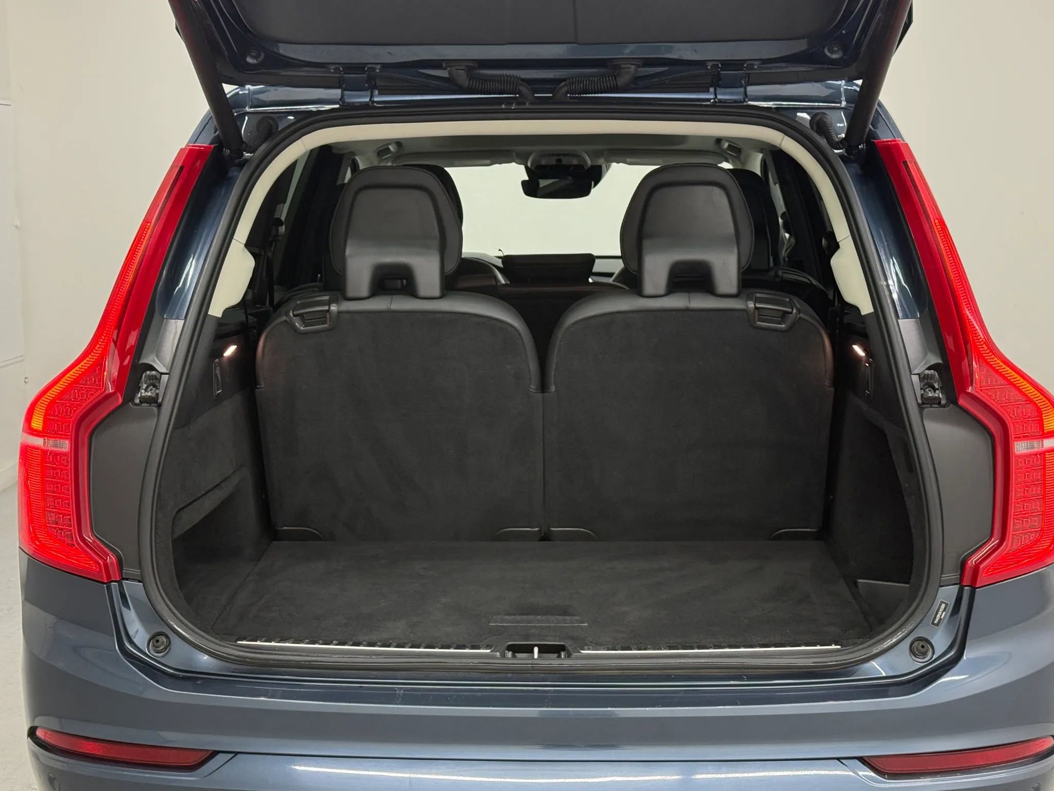 Used 2019 Volvo XC90 T6 Momentum w/ Advanced Package image 37