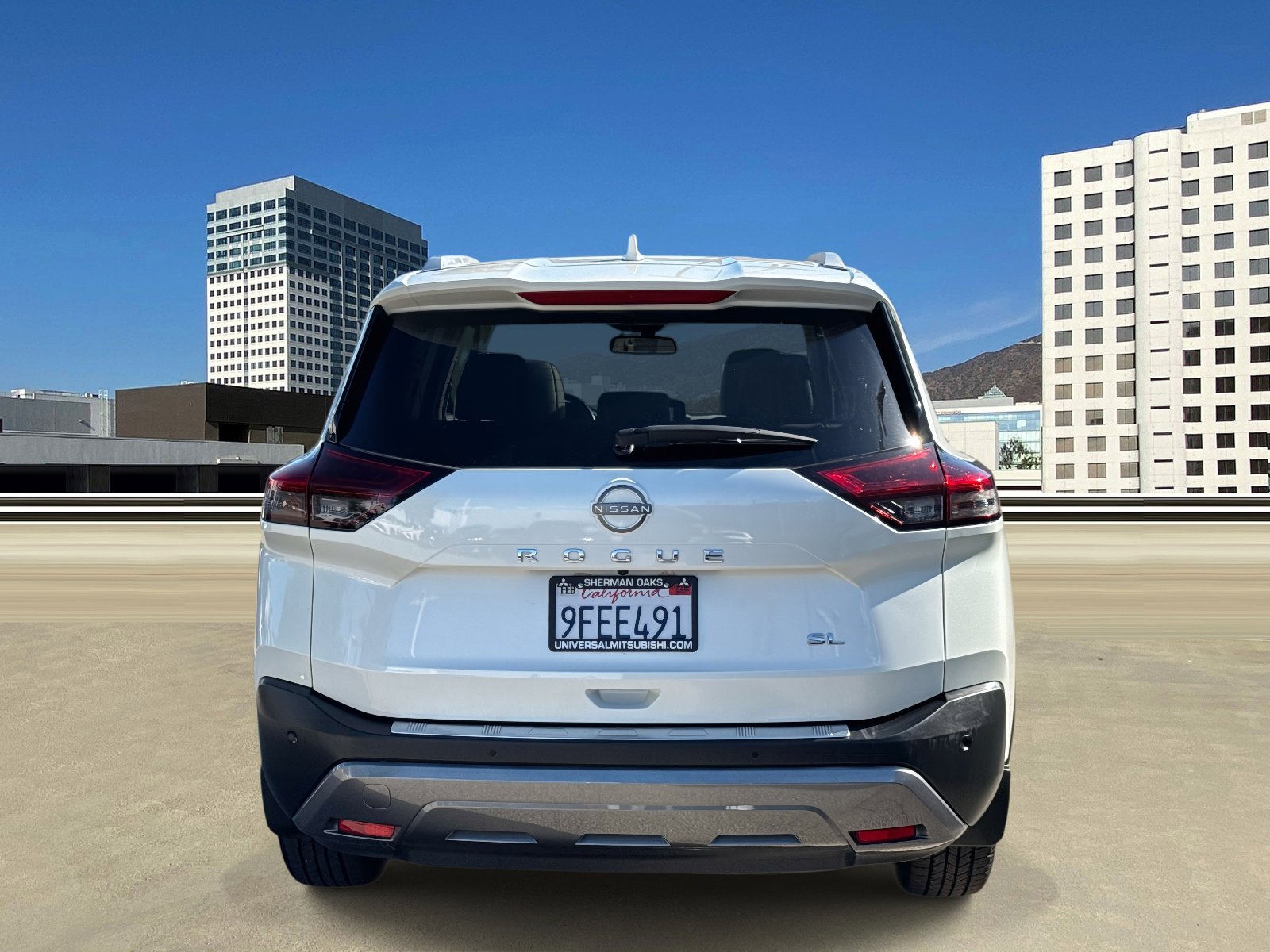 Used 2023 Nissan Rogue SL w/ SL Premium Package image 4